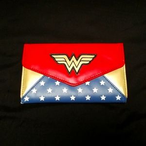 DC Comics Originals Wonder Woman Clutch Wallet